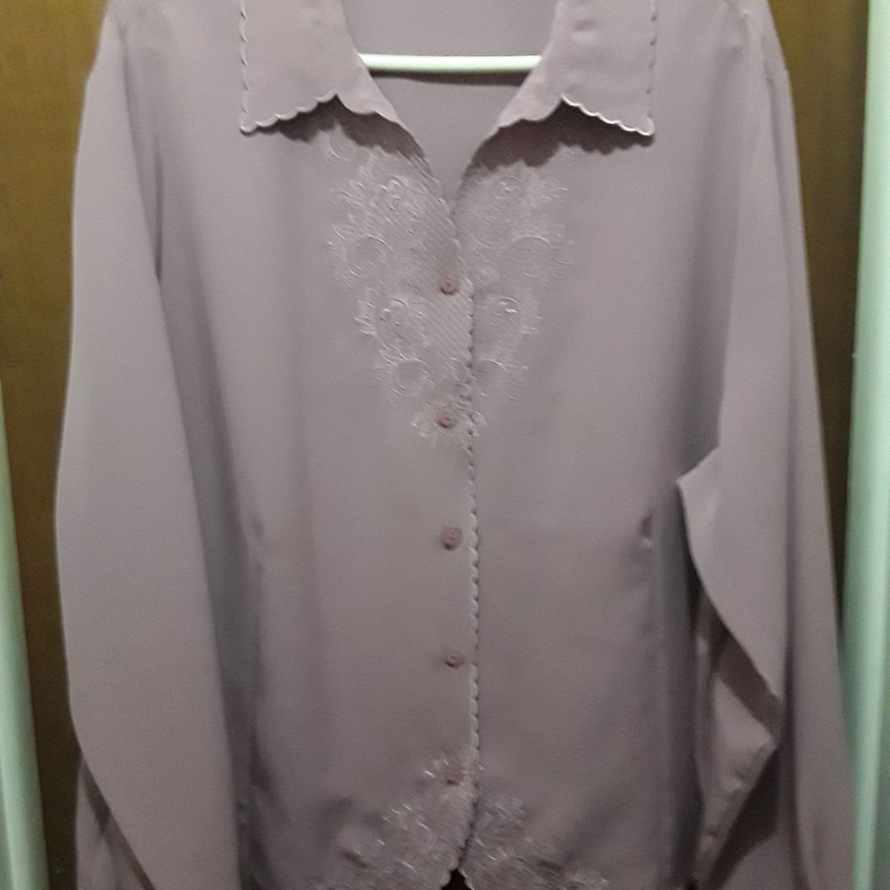 Lilac polyester Apparenza blouse . Size 2X